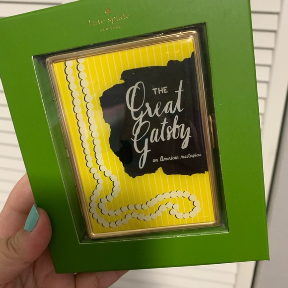 Kate Spade A Way With Words Great Gatsby ID Holder - Picture 5 of 6